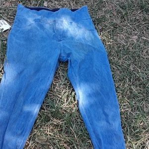 Jeans with no button